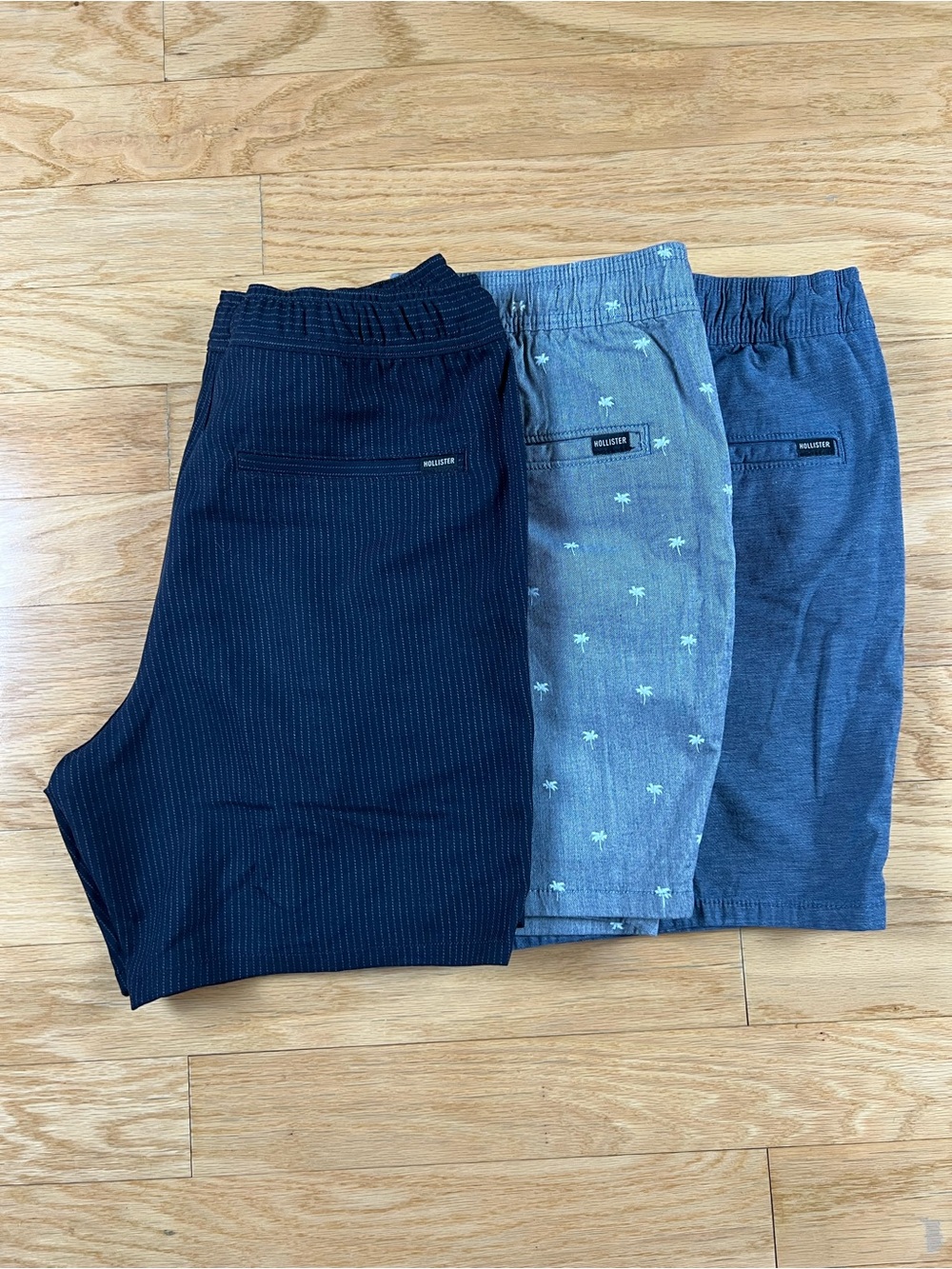 Hollister Men’s 3-Pack Casual 7” Shorts - Navy, Chambray Palm, Steel Blue